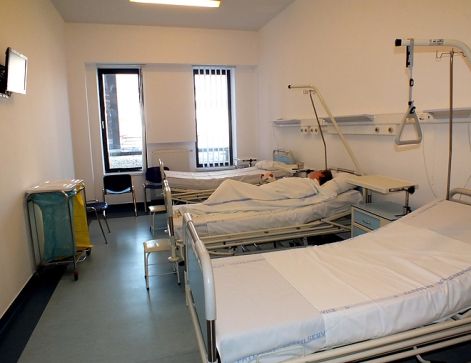 korhazipedikur_beteglatogatas_fekvobeteglabapolas.jpg